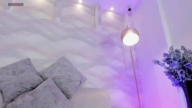 Snapshot of AnnieLove_ chatting on 11/03/25, 12:28 AnnieLove online show from 11/03/25, 12:28