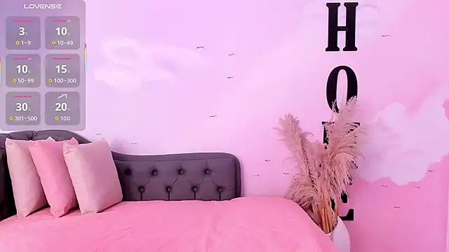 Snapshot of gracehall_1 chatting on 11/30/25, 01:15 gracehall 1 online show from 11/30/25, 01:15