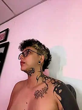 Snapshot of Abby_Evanns1 chatting on 11/28/25, 02:09 Abby Evanns1 online show from 11/28/25, 02:09