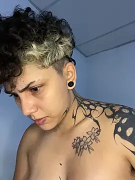 Snapshot of Abby_Evanns1 chatting on 11/30/25, 02:37 Abby Evanns1 online show from 11/30/25, 02:37