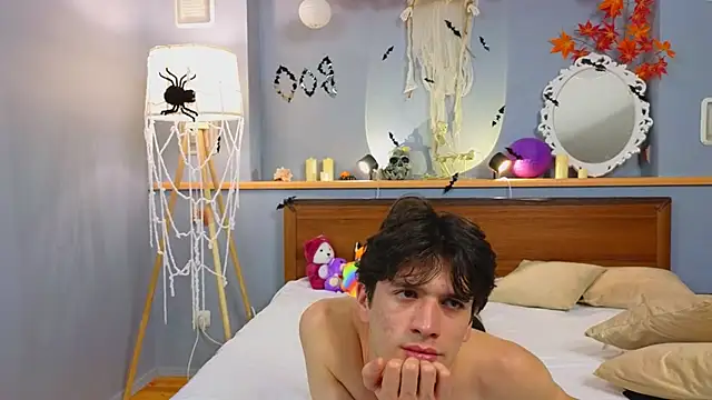 Snapshot of elvano_et chatting on 10/30/25, 09:00 elvano et online show from 10/30/25, 09:00