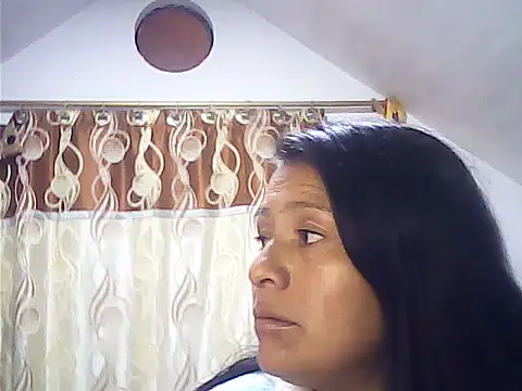 Snapshot of clavel1 chatting on 11/24/25, 02:55 clavel1 online show from 11/24/25, 02:55