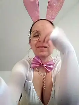 Snapshot of barbara896 chatting on 01/19/26, 07:56 barbara896 online show from 01/19/26, 07:56