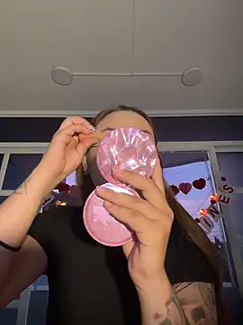 Beella1  online show from 02/13/26, 12:01