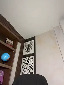Snapshot of Beella1_ chatting on 05/10/26, 12:10 Beella1 online show from 05/10/26, 12:10