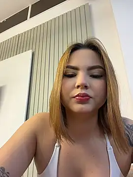 Snapshot of Beella1_ chatting on 05/31/26, 10:00 Beella1 online show from 05/31/26, 10:00