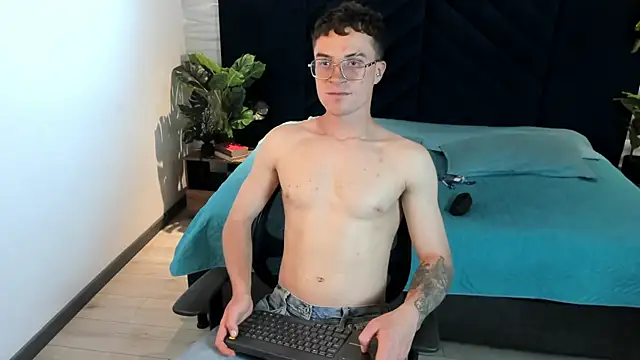 Lil James online show from 04/13/26, 07:52