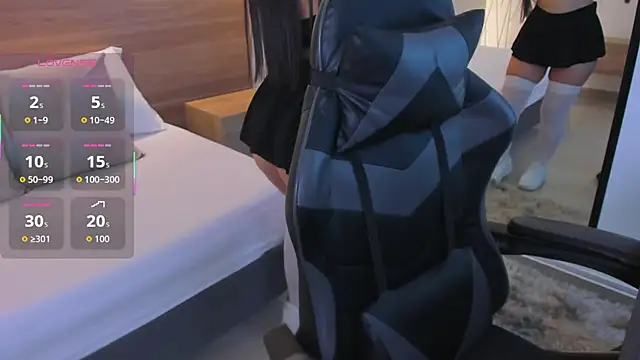 Snapshot of mia_collins96 chatting on 11/22/25, 02:32 mia collins96 online show from 11/22/25, 02:32