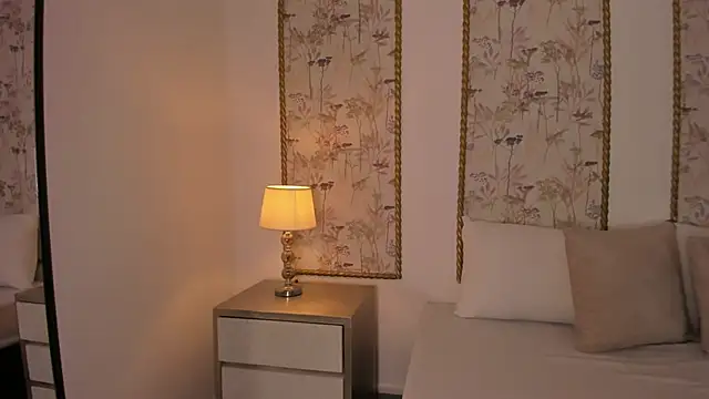 mia collins96 online show from 06/03/26, 02:14