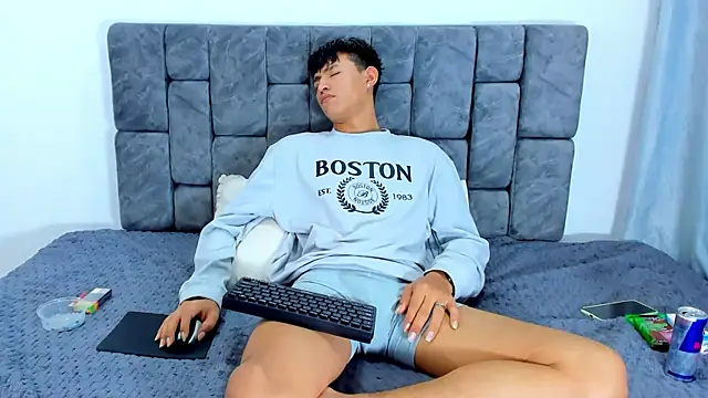 Snapshot of Nicolas_Torres_ chatting on 11/04/25, 05:39 Nicolas Torres online show from 11/04/25, 05:39