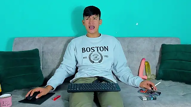 Snapshot of Nicolas_Torres_ chatting on 11/13/25, 03:05 Nicolas Torres online show from 11/13/25, 03:05