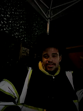 Snapshot of Mrmakeherwet_Tez chatting on 12/03/25, 06:54 Mrmakeherwet Tez online show from 12/03/25, 06:54