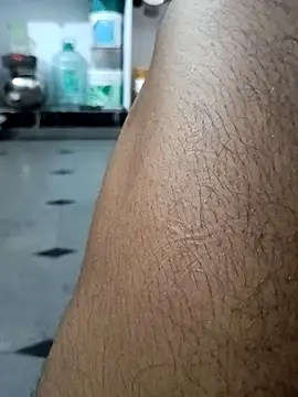 Snapshot of naveen_3222 chatting on 10/21/25, 10:05 naveen 3222 online show from 10/21/25, 10:05