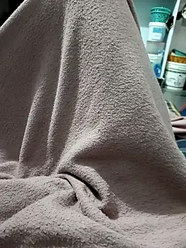 Snapshot of naveen_3222 chatting on 11/10/25, 05:45 naveen 3222 online show from 11/10/25, 05:45