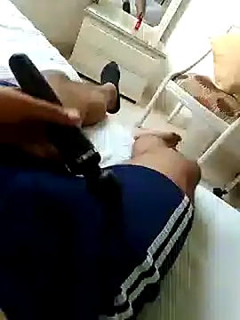 Snapshot of Alexxx_feethis chatting on 11/10/25, 08:19 Alexxx feethis online show from 11/10/25, 08:19