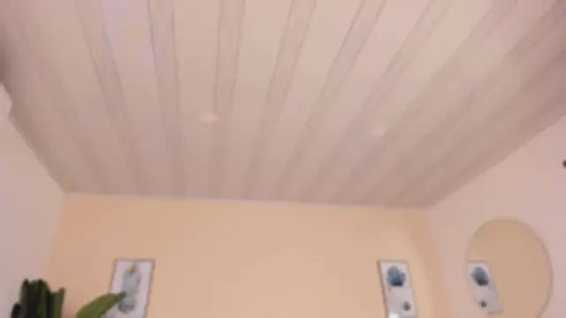 Snapshot of YariRose chatting on 11/19/25, 01:33 YariRose online show from 11/19/25, 01:33