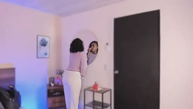 Snapshot of YariRose chatting on 11/29/25, 01:58 YariRose online show from 11/29/25, 01:58