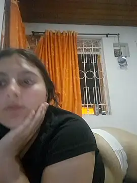 Layla Latina online show from 01/13/26, 01:55