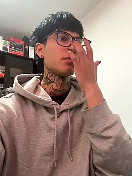 Snapshot of sflps chatting on 11/10/25, 04:28 sflps online show from 11/10/25, 04:28