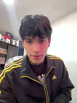 Snapshot of sflps chatting on 12/19/25, 05:20 sflps online show from 12/19/25, 05:20