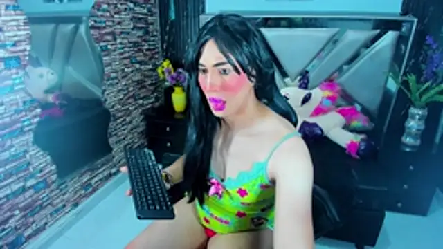 Snapshot of Jennfer_Winson chatting on 11/19/25, 07:36 Jennfer Winson online show from 11/19/25, 07:36