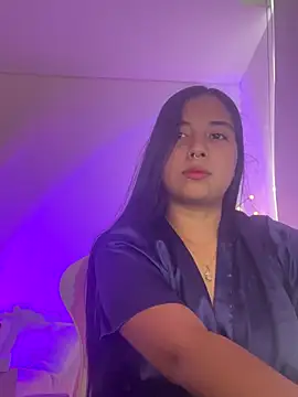 Snapshot of aly_nicols chatting on 10/21/25, 06:52 aly nicols online show from 10/21/25, 06:52