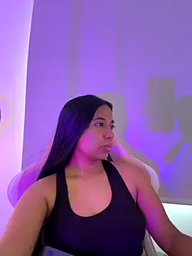 Snapshot of aly_nicols chatting on 10/31/25, 10:22 aly nicols online show from 10/31/25, 10:22