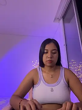 Snapshot of aly_nicols chatting on 11/27/25, 05:31 aly nicols online show from 11/27/25, 05:31