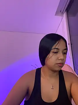 Snapshot of aly_nicols chatting on 12/02/25, 01:55 aly nicols online show from 12/02/25, 01:55