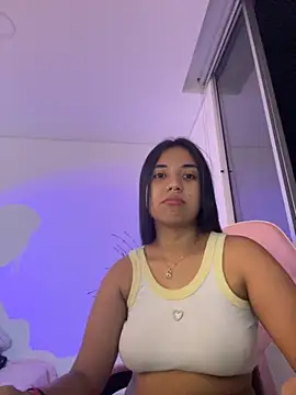 Snapshot of aly_nicols chatting on 12/03/25, 06:21 aly nicols online show from 12/03/25, 06:21