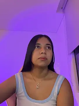 Snapshot of aly_nicols chatting on 12/05/25, 06:11 aly nicols online show from 12/05/25, 06:11