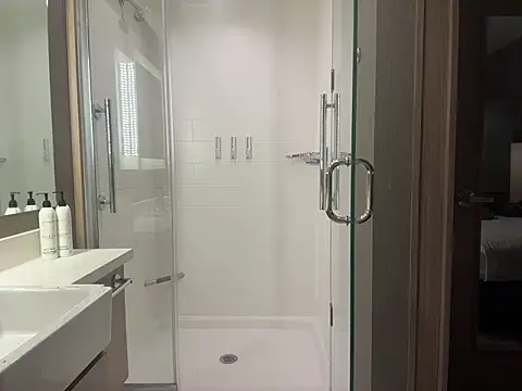 Snapshot of bobbyatx chatting on 12/01/25, 07:24 bobbyatx online show from 12/01/25, 07:24