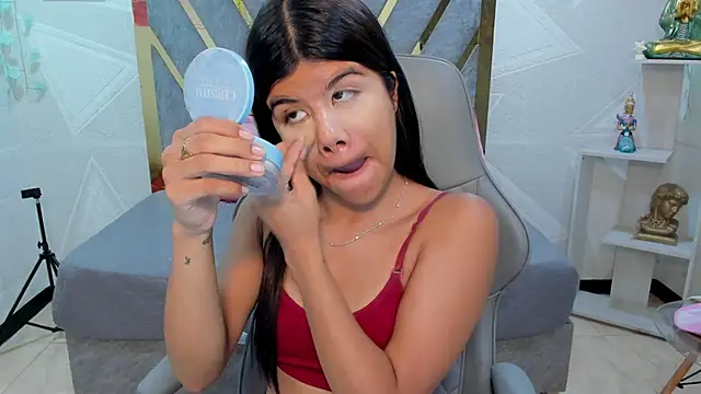 Snapshot of Sidney_Brownn chatting on 12/16/25, 01:21 Sidney Brownn online show from 12/16/25, 01:21