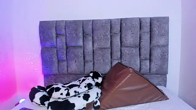 miah storm online show from 11/14/25, 02:21