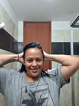 Snapshot of viviana-sexi chatting on 02/04/26, 06:58 viviana-sexi online show from 02/04/26, 06:58