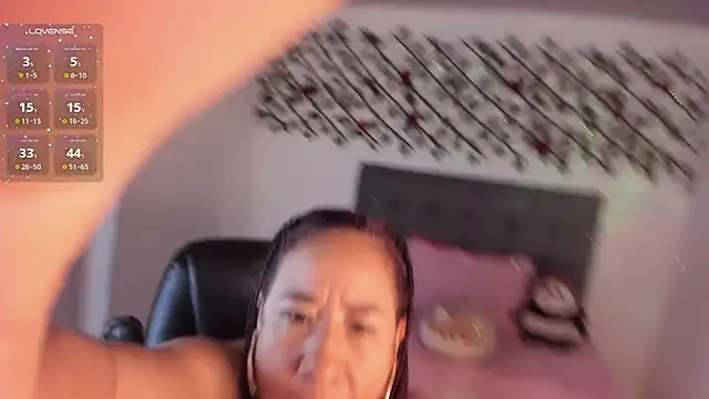 Karly Closson online show from 12/02/25, 03:23