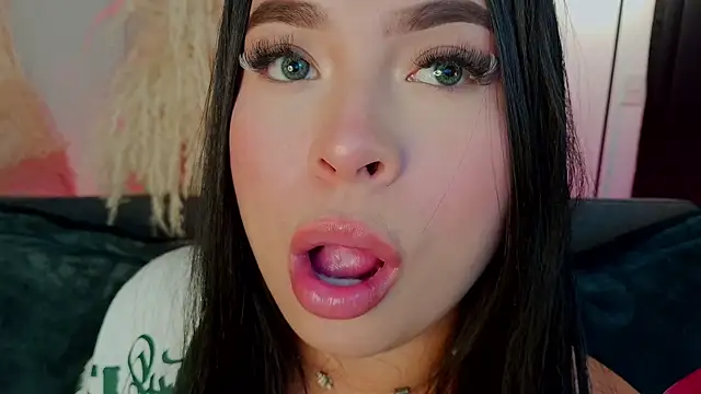 mia roux1 online show from 01/13/26, 12:49