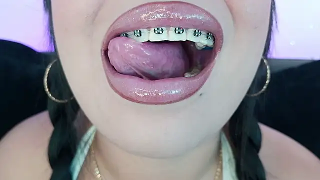 mia roux1 online show from 05/19/26, 12:38