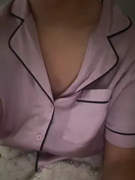 Gia Atkinson online show from 10/23/25, 11:09