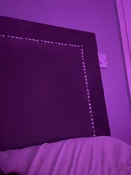 Gia Atkinson online show from 10/26/25, 01:00