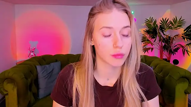 sassy cutie online show from 11/18/25, 06:07