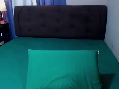 Snapshot of amalia92 chatting on 11/28/25, 05:43 amalia92 online show from 11/28/25, 05:43