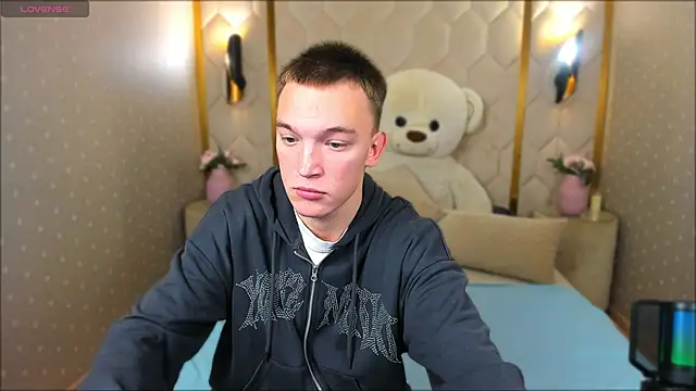 Derek Banville online show from 10/30/25, 12:17