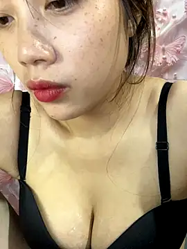 Snapshot of kitty-20x chatting on 11/13/25, 07:35 kitty-20x online show from 11/13/25, 07:35