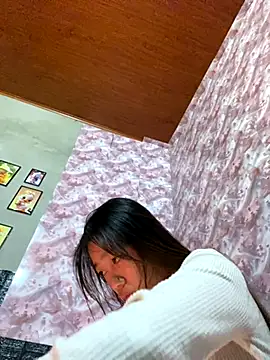 Snapshot of kitty-20x chatting on 11/24/25, 10:20 kitty-20x online show from 11/24/25, 10:20