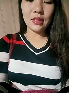 Snapshot of -Lanaa- chatting on 11/12/25, 05:57 -Lanaa- online show from 11/12/25, 05:57