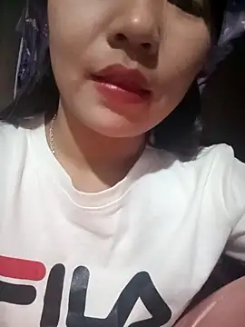 Snapshot of -Lanaa- chatting on 11/19/25, 06:19 -Lanaa- online show from 11/19/25, 06:19