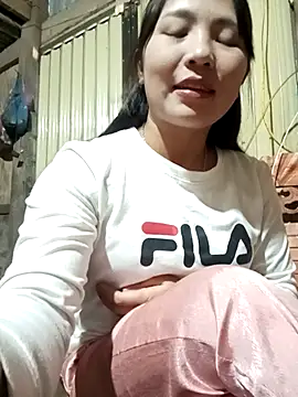 Snapshot of -Lanaa- chatting on 11/20/25, 06:24 -Lanaa- online show from 11/20/25, 06:24