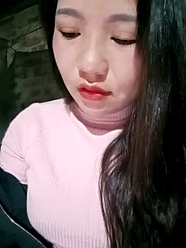 Snapshot of -Lanaa- chatting on 11/25/25, 04:29 -Lanaa- online show from 11/25/25, 04:29