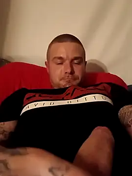 DadDDick925 online show from 12/22/25, 11:07